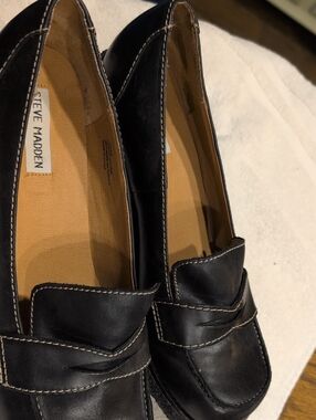 Steve Madden Black Leather Penny-Style Loafers with Contrast Stitching